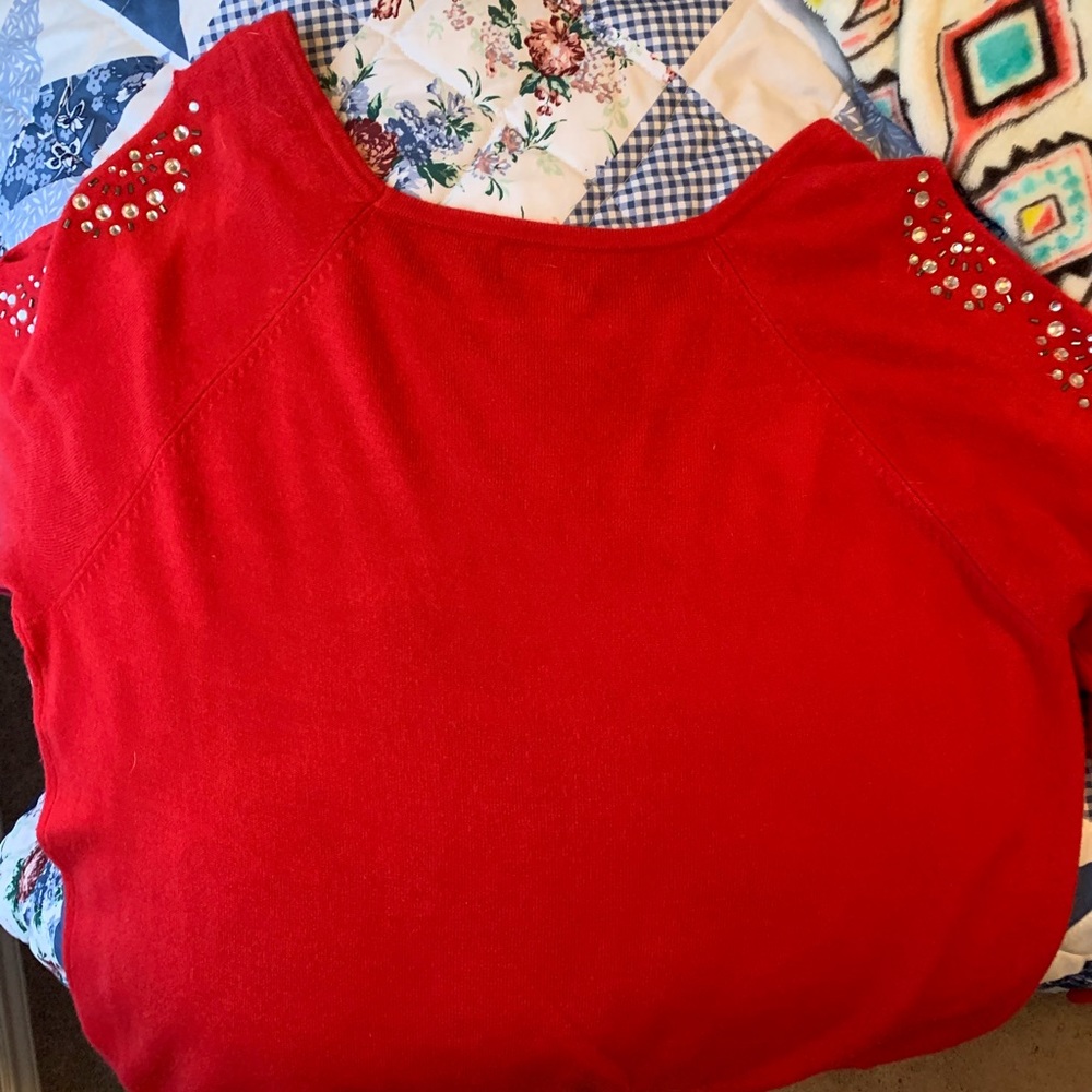 Red sweater - Picture 3 of 5